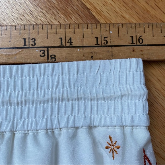 Rachael & Zoe Embroidered White Shorts Stephanie - Picture 15 of 15